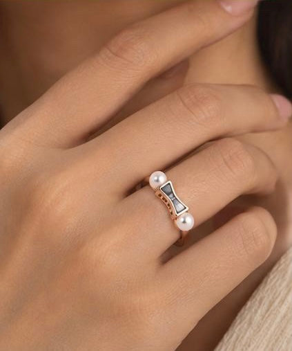 Roselyn Knot Gold Ring