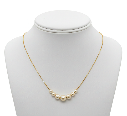Crescent Glow gold chain necklace — everyday fine jewellery